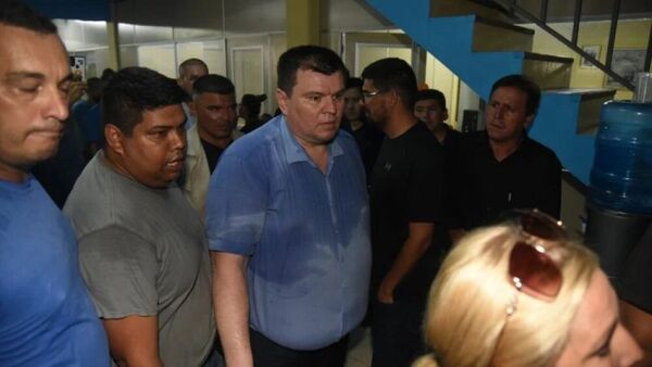 Senador Dionisio Amarilla y otros liberales protagonizan incidentes en la sesión del PLRA