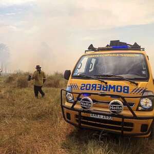 Bomberos pidieron apoyo a la Fuerza Aérea para sofocar incendio en zona Luque - San Bernardino - Nacionales - ABC Color