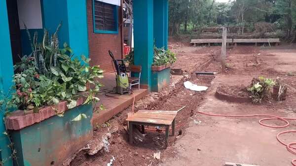 Presidenta de ACE denuncia lento avance de obras en escuela de Encarnación - Nacionales - ABC Color