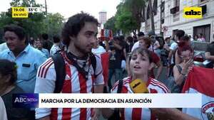 Video: “Marcha por la democracia” en el centro de Asunción - ABC Noticias - ABC Color