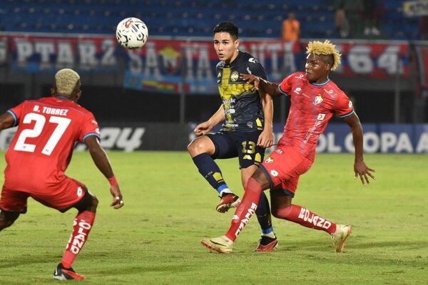 Versus / Trinidense empata ante El Nacional en su histórico debut en la Copa Libertadores