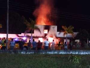Vivienda es consumida por las llamas en el distrito de Gral. Caballero - Policiales - ABC Color
