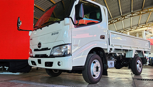 Llegó Hino 410: un camión ligero y compacto con capacidad de carga de 2,2 toneladas