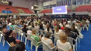 Ministra dice que persiste la violencia hacia las mujeres