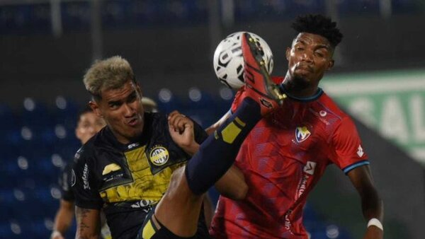 Trinidense empata en su histórico debut internacional