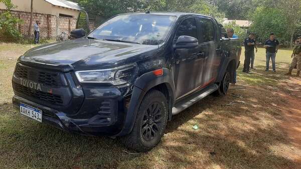 Cae policía con camioneta robada en Brasil - Noticiero Paraguay