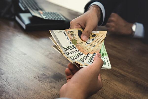 Ganancias de casas de cambio disminuyen drásticamente en un 65% al concluir el 2023 - MarketData