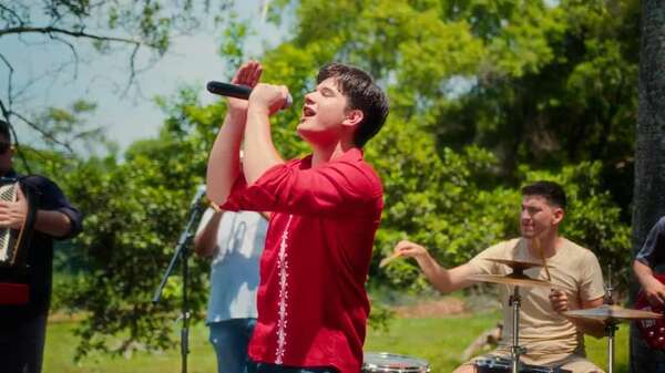 Iam Carlos lanza el videoclip de su tema “Tradiciones” - Música - ABC Color