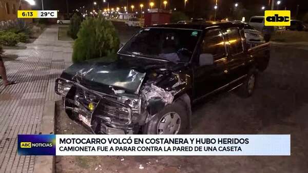 Video: Motocarro volcó en Costanera y hubo heridos - ABC Noticias - ABC Color