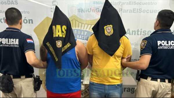 Detienen a presuntos extorsionadores tras allanamientos en la Chacarita