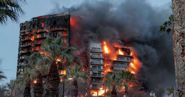 Diario HOY | VIDEO| Cuatro muertos y 14 heridos deja fuerte incendio en un edificio