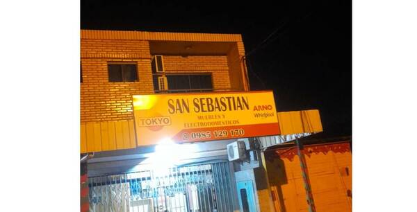 Comerciante se enfrentó a asaltantes y ligó un balazo anga
