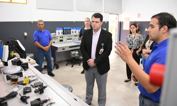 ITAIPU y PTI-PY trabajan en la modernización de laboratorios de bachilleratos técnicos del país