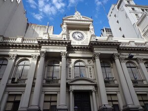 Argentina completa adjudicaci贸n de la segunda serie de bonos para importadores - Revista PLUS
