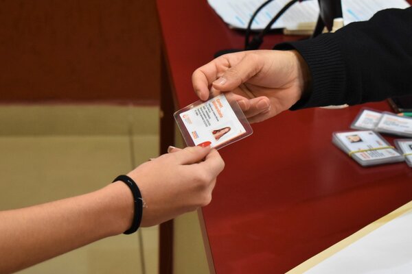 Recepcionan documentos para acceder el boleto universitario
