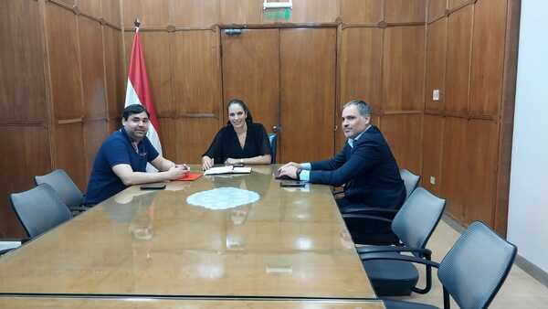 EL INTENDENTE GERMÁN GNEITING PRESENTÓ IMPORTANTES PROYECTOS AL MOPC - Itapúa Noticias