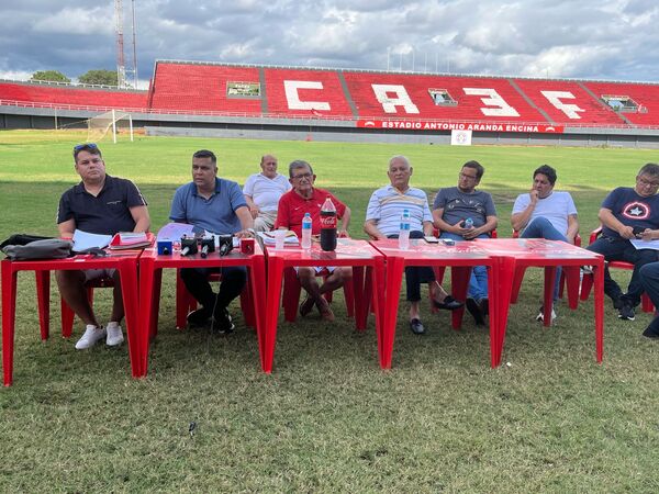 Elegirán nuevo comité ejecutivo del club 3 de Febrero de CDE - La Clave