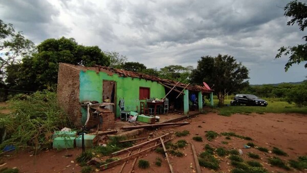 Viento fuerte destechó casas en compañía de Santa Rosa