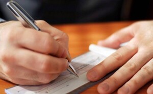 Acusan a transportista por supuesta estafa de 40.000 dólares 