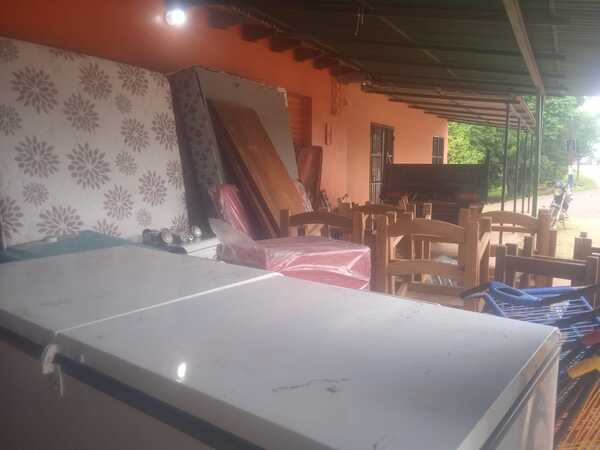 Eficiente labor de personal policial Investigación de Delitos, recuperan gran parte lo robado a una familia en San José - Noticiero Paraguay