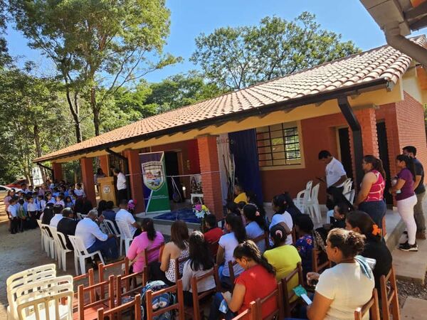 Municipalidad de Paso Horqueta Inaugura Aulas y Entrega Tanques de Agua
