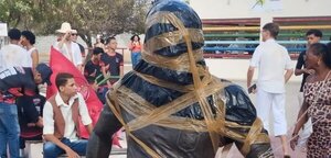 Estatua de Daniel Alves en Juazeiro espera apelación en España