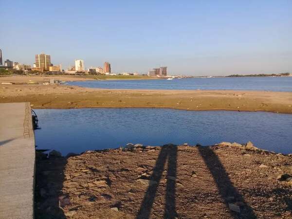 Río Paraguay está 3 metros por debajo del nivel habitual de la época - Clima - ABC Color