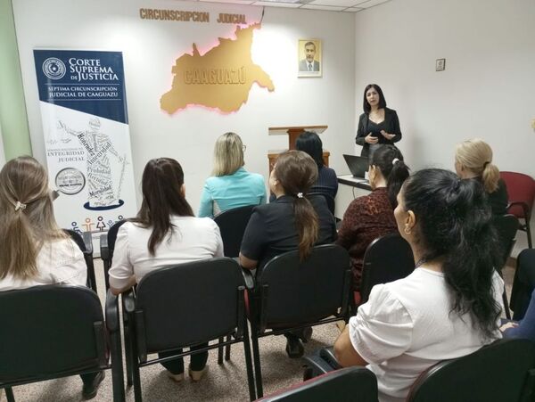 Taller-debate en el Día de la Mujer Paraguaya: "Empoderamiento femenino en el ámbito profesional"