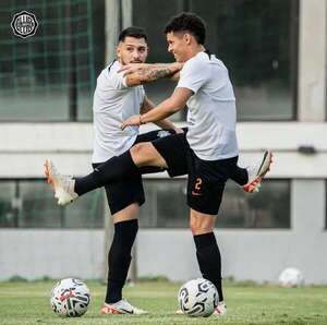Olimpia: Espínola por Salazar en el fondo - Fútbol - ABC Color