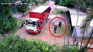 Video: trabajadores de un camión repartidor fueron víctima de un robo agravado en Areguá - Policiales - ABC Color