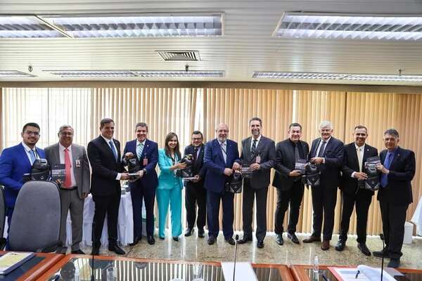Itaipú: en marzo podrían acordar la tarifa del 2024 - Economía - ABC Color