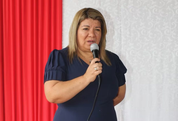 Diputado denuncia a directora del MEC por exigir coimas a cambio de cargos