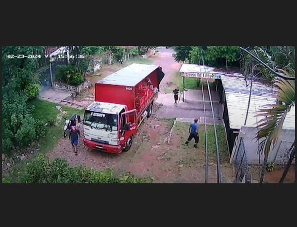 ¡Qué bárbaro! Motochorros pelaron a repartidores de bebidas
