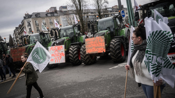 Agricultores franceses volvieron a las calles en otra jornada de protesta | 1000 Noticias