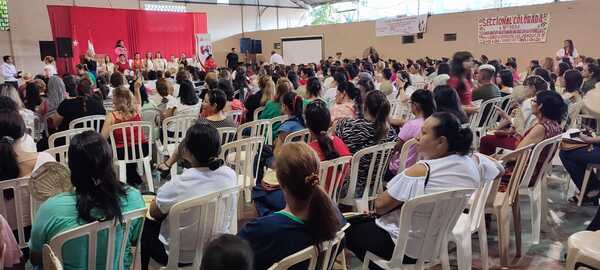 Celebran día de la Mujer Paraguaya en la Seccional Colorada de Encarnación