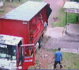 Así asaltaron a un transportador de bebidas en Areguá - Paraguay.com