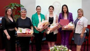 Conmemoración del Día de la Mujer con líderes emprendedoras.