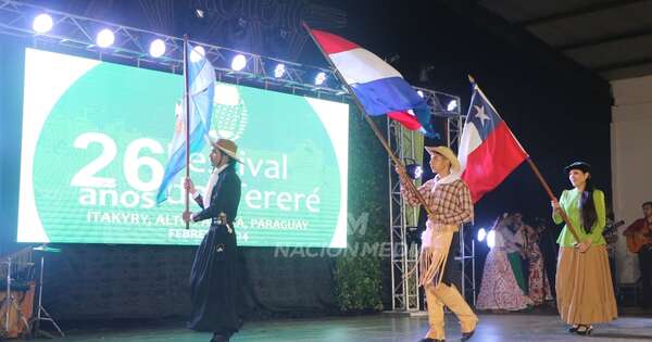 La Nación / Grupos internacionales participaron del festival del Tereré en Itakyry