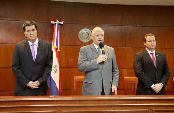 El ministro Luis María Benítez Riera asume este lunes como presidente de la Corte