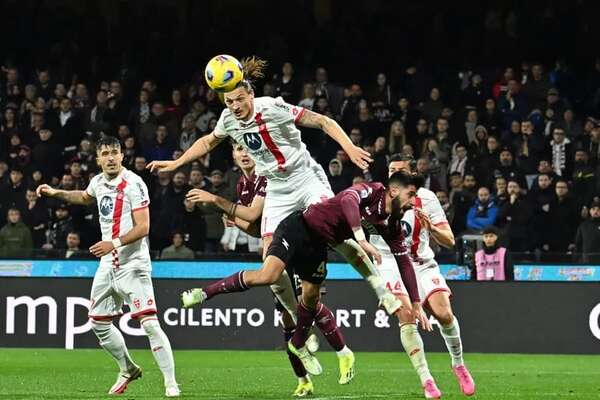 El Monza escala; el Salernitana se hunde - Fútbol Internacional - ABC Color