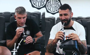 Versus / Por el Día Nacional del Tereré, así fue el divertido desafío entre Palermo y Pratto