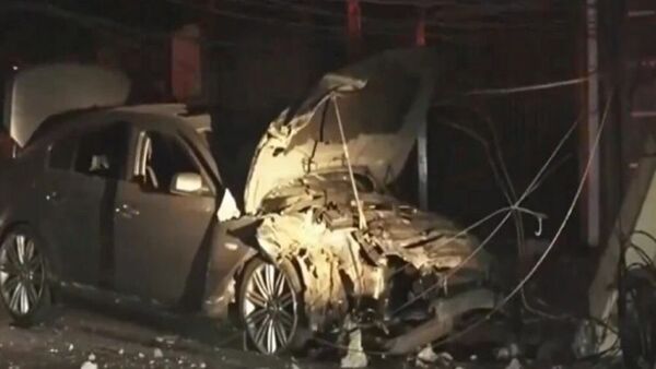 Conductor choca contra columna y deja sin luz a un barrio en Fernando de la Mora