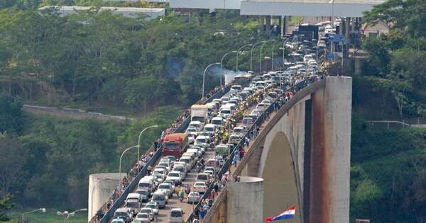 La Nación / Piden recuperar flujo en Puente de la Amistad