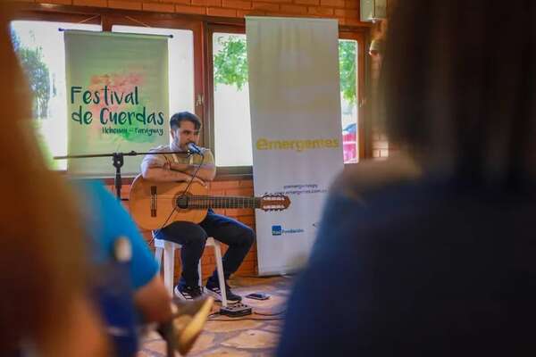 Culto a la guitarra en Hohenau, Itapúa - Música - ABC Color