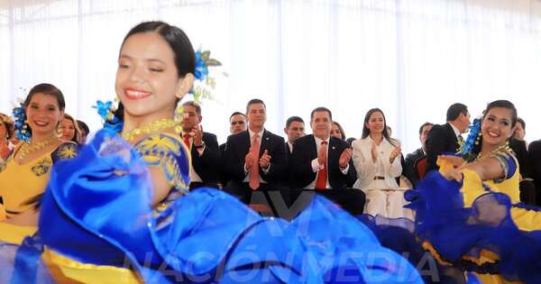 La Nación / Autoridades rindieron un homenaje a todas las mujeres paraguayas