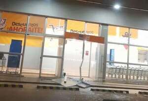 Roban cajero automático del banco Itaú en Ciudad del Este - ABC en el Este - ABC Color