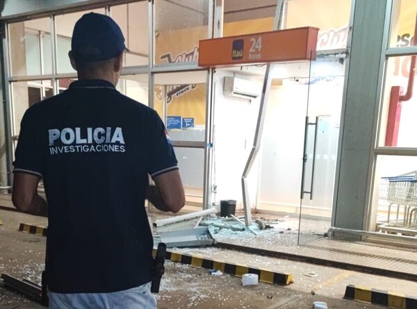 Delincuentes robaron un cajero automático en Ciudad del Este - Megacadena - Diario Digital
