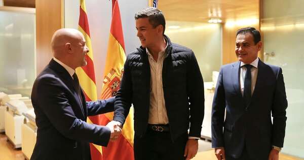 La Nación / Peña llegó a Barcelona y participará de un evento con el Rey Felipe y su homólogo español
