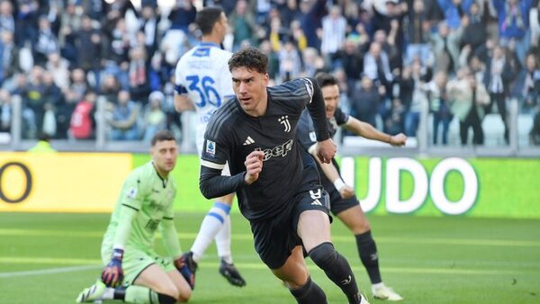Vlahovic y Rugani reviven a la Juventus