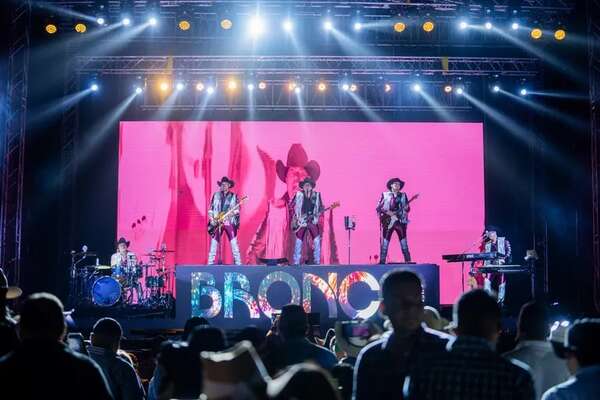 Los 45 de Bronco - ABC Revista - ABC Color